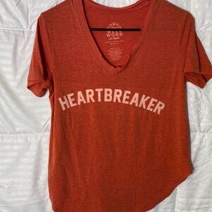 WELL WORN VINTAGE LARGE 14 VNECK TOP TSHIRT SHIRT WOMENS Y2K "HEARTBREAKER" L